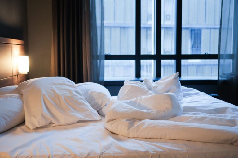 Qual o melhor tecido para roupas de cama no verão e no inverno?